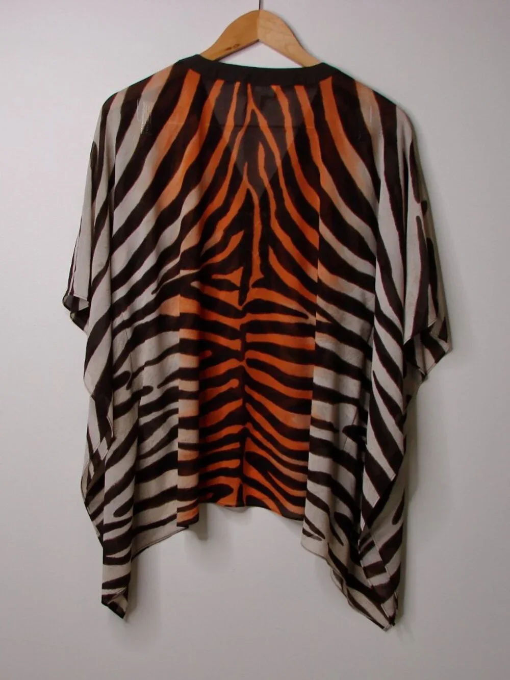 Michael Michael Kors Blouse Tiger Animal Print Sheer Poncho Gold Small Medium - Picture 11 of 13